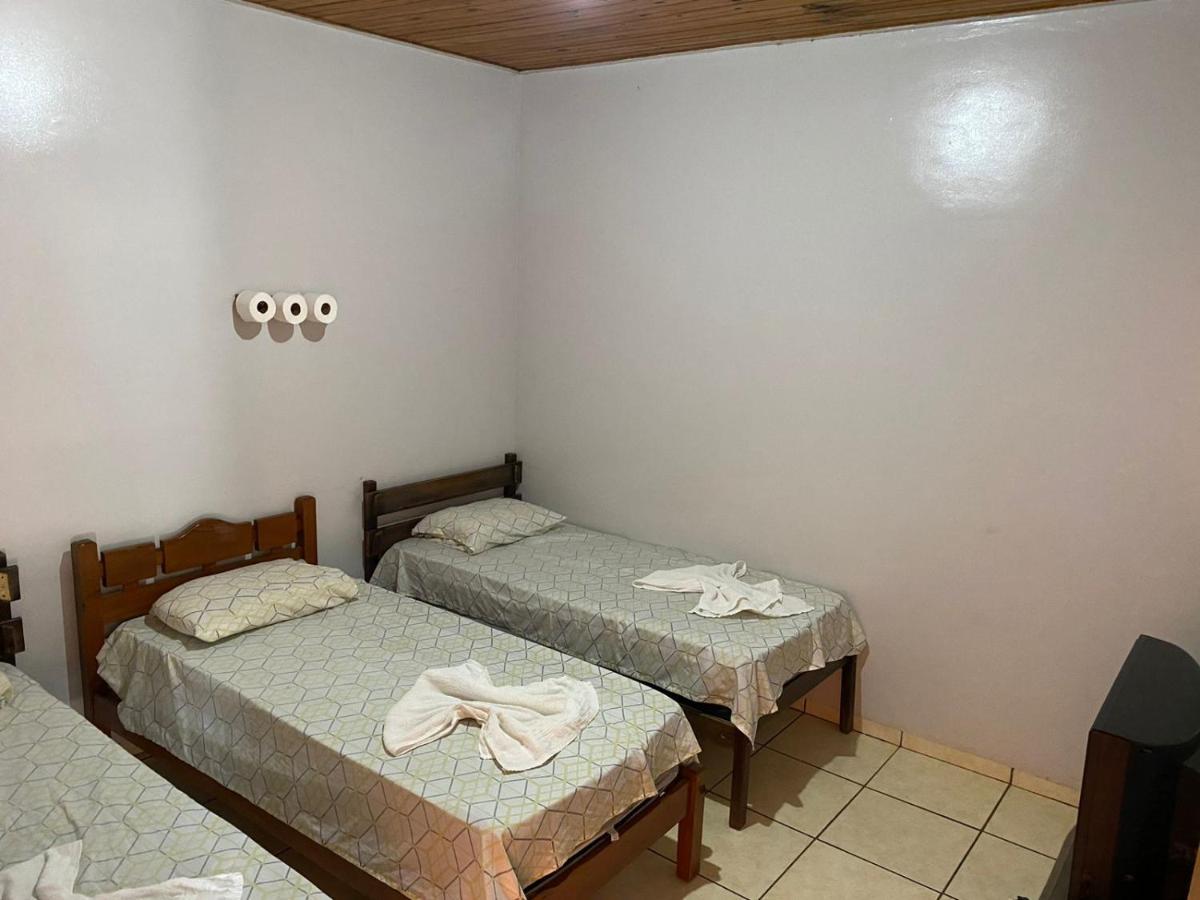 Hotel Cristo Redentor Jatai Bagian luar foto