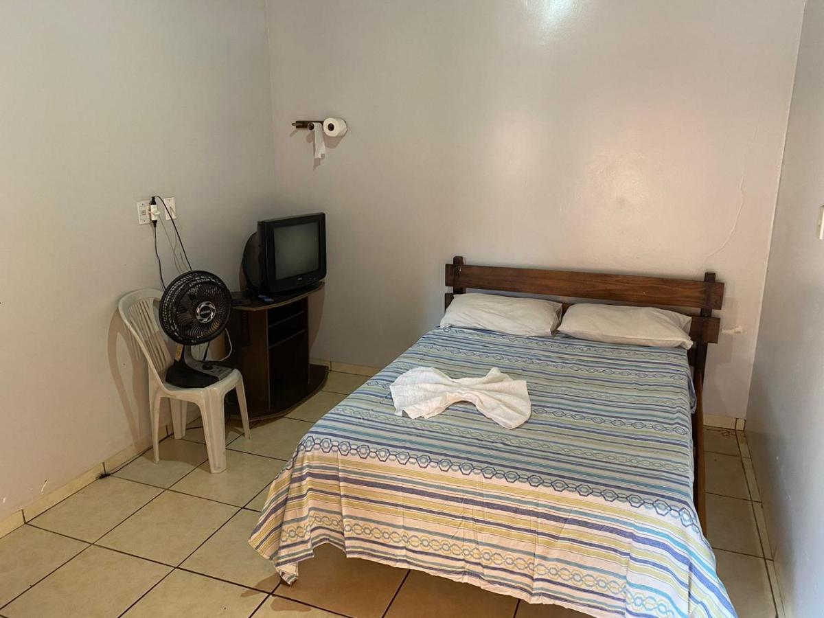 Hotel Cristo Redentor Jatai Bagian luar foto